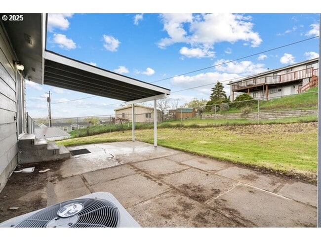 Building Photo - River Views!!!!!