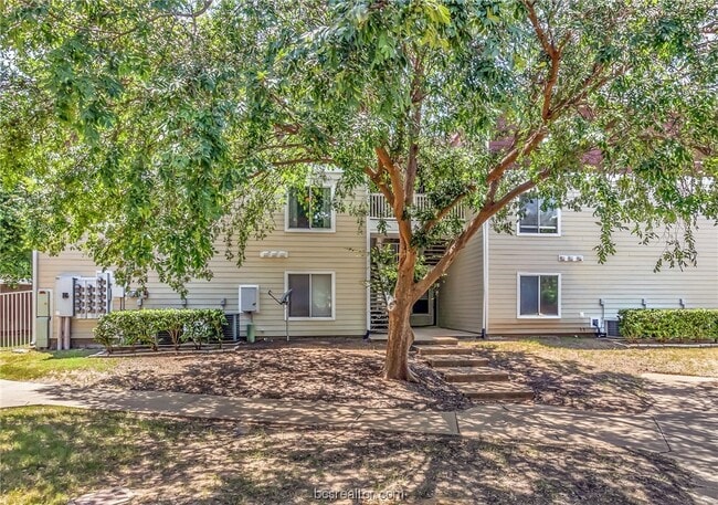 Building Photo - 529 Southwest Pkwy