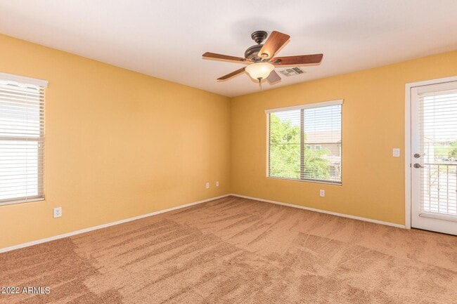 Building Photo - 1732 E Elgin St