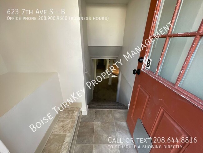 Building Photo - 2 Bed 1 Bath Basement Unit w/ Flex Space! ...