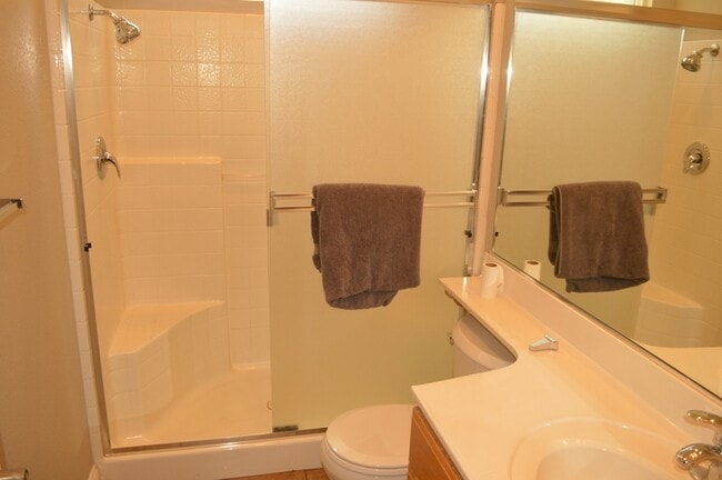 Building Photo - 418 Sunshine Way