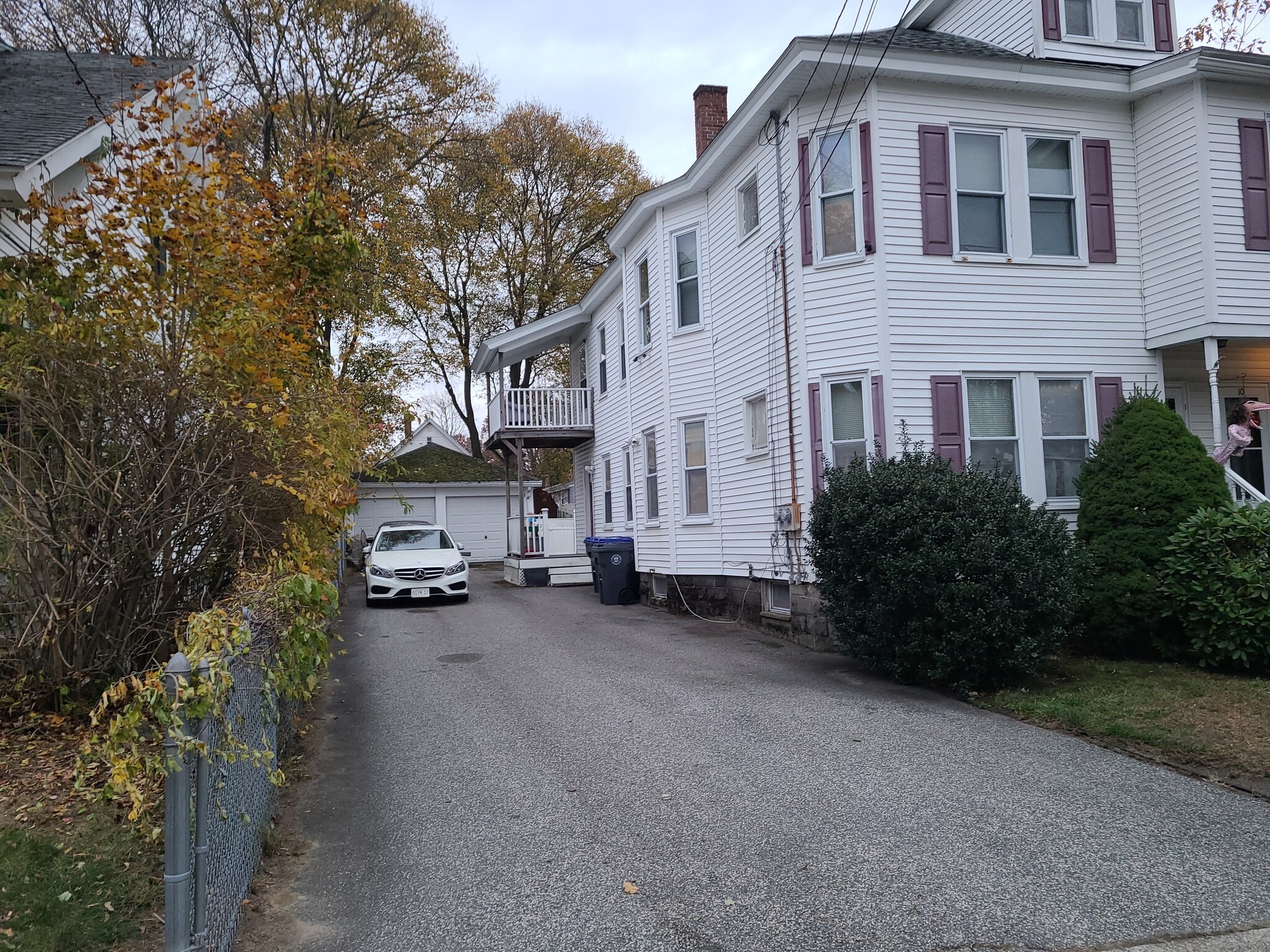 Building Photo - 10 Elsmere Ave