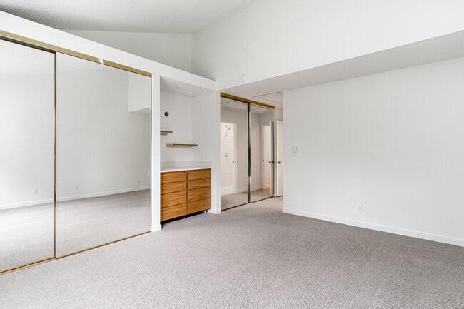 Building Photo - 6413 Sand Point Way NE