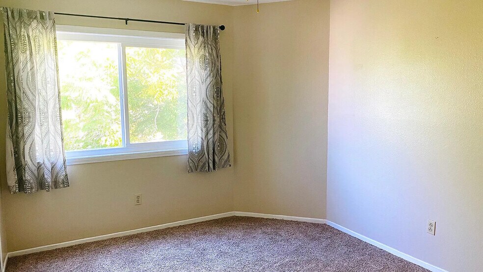 Building Photo - 12560 Rideabout Ct