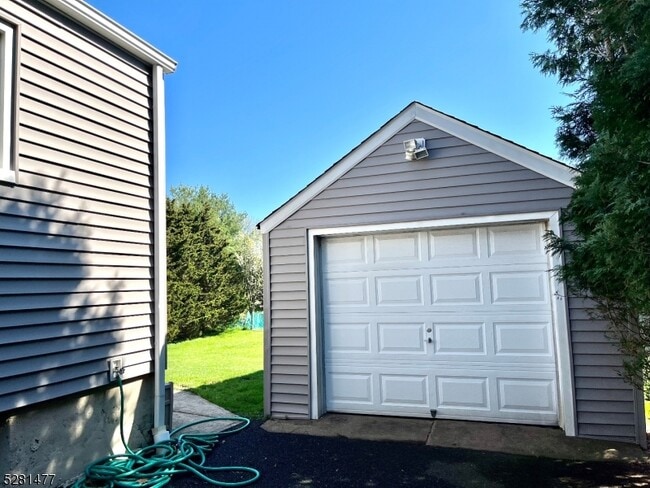 Building Photo - 34 Ahnert Ave