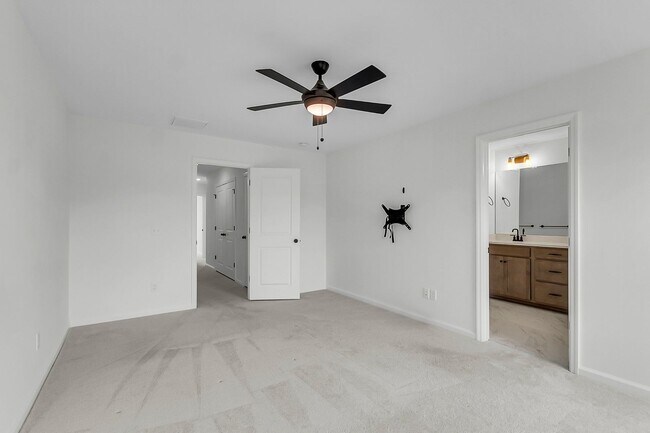 Building Photo - 443 Duskywing Dr