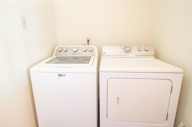 Building Photo - 13927 Lynnwood Ln