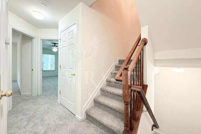 Building Photo - 3021 Barrymore St