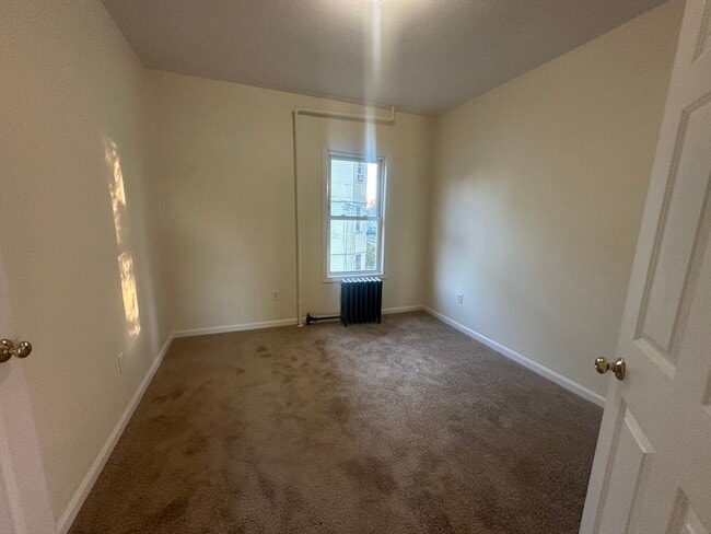 Building Photo - 394 Hollis St