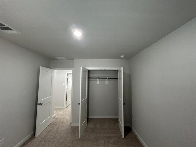 Building Photo - 7850 Alset Dr