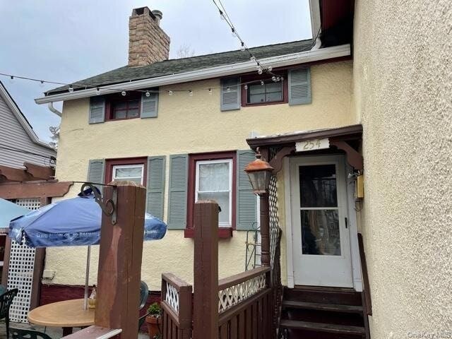 Primary Photo - 252 Main St