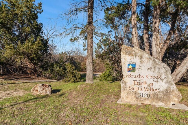 Building Photo - 1304 Westborough Ln