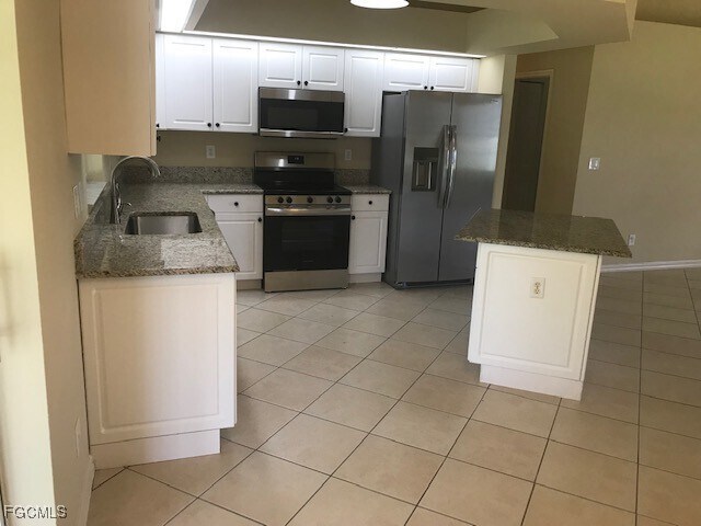 Building Photo - 2303 NW 37th Ave