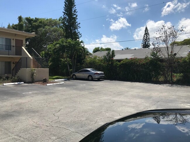 Building Photo - 2309 S Federal Hwy