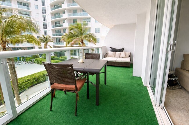 Building Photo - 7900 Harbor Island Dr