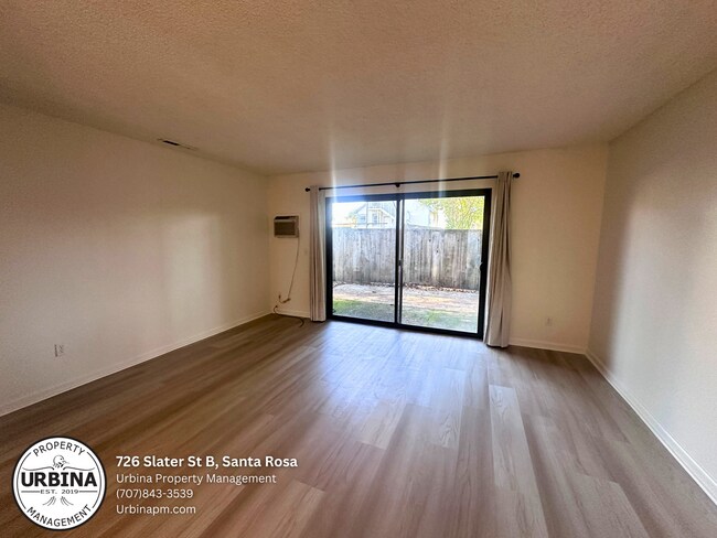 Building Photo - Updated Two Bedroom Ground Floor Apartment in Prime Santa Rosa Location