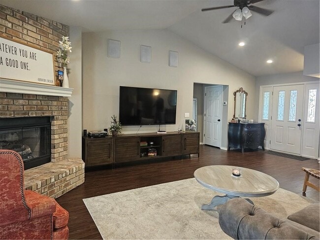 Building Photo - 28 McKenzie Dr