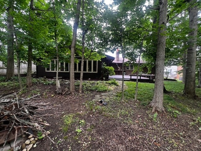 Building Photo - 809 Overlook Dr