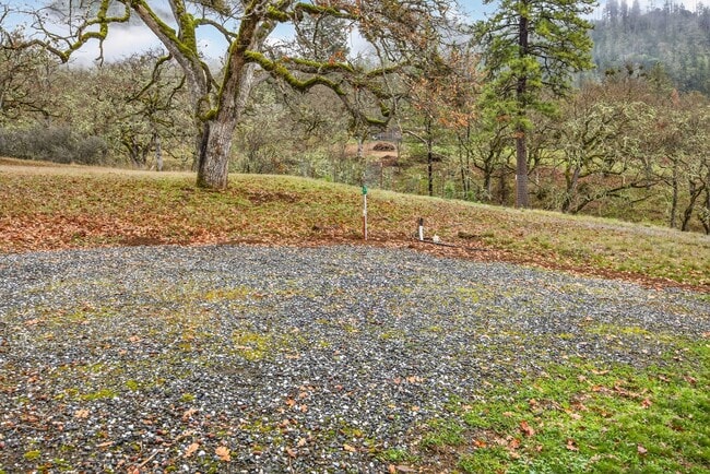 Building Photo - 860 Humbug Creek Rd