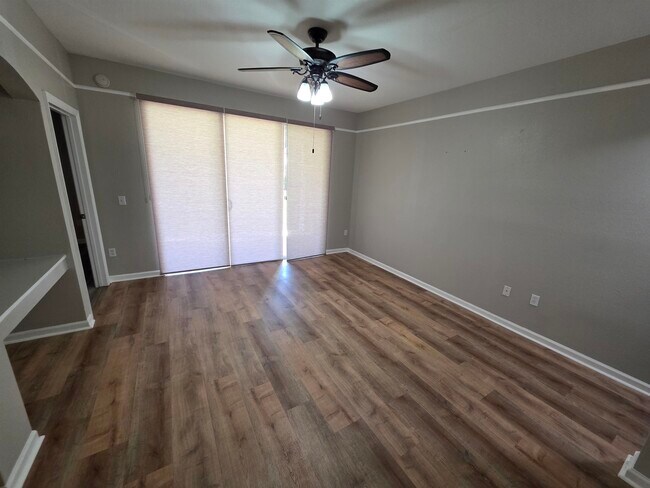 Building Photo - 2801 Chancellorsville Dr