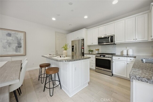 Building Photo - 210 Desert Bloom