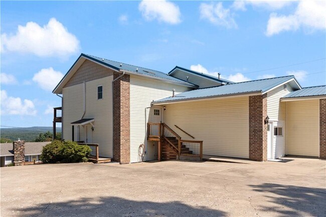 Building Photo - 14813 Dutchmans Dr