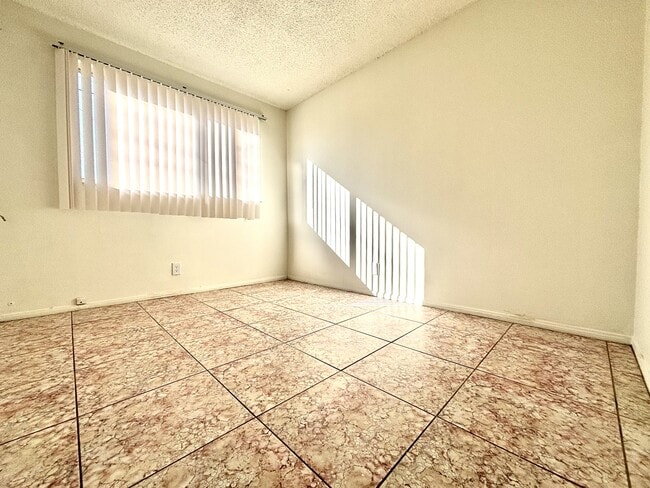 Building Photo - 5813 Iris Ave