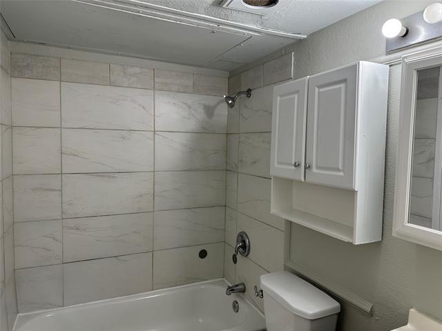 Building Photo - 506 Red Oak Dr