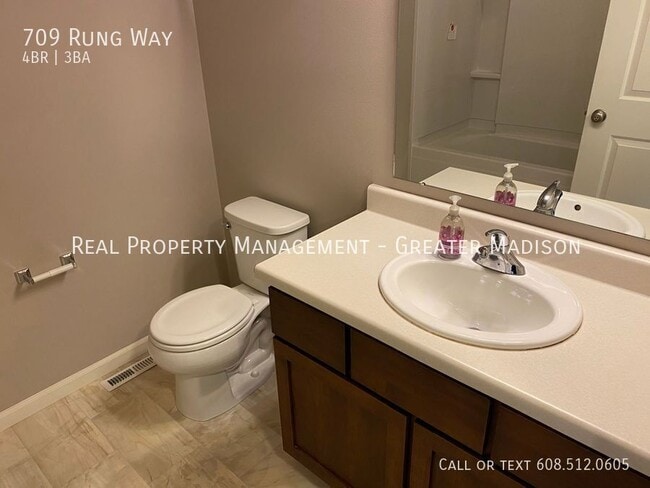 Building Photo - 709 Rung Way