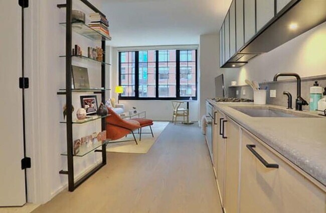 Building Photo - 1425 Hudson St