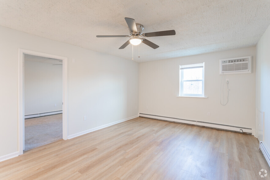 1 BR 1 BA - Living Room - Riveredge Square Apartments