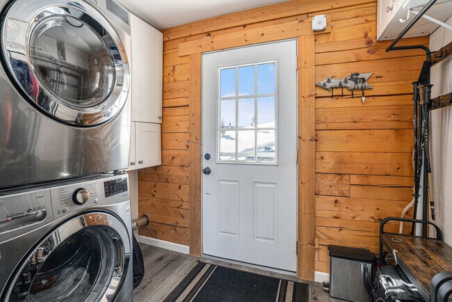 Building Photo - 1353 Alice Rd