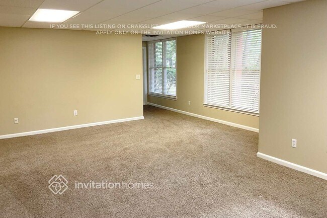 Building Photo - 5831 Bayside Ct