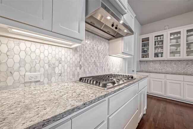 Building Photo - 13306 Stoneleigh Terrace Dr