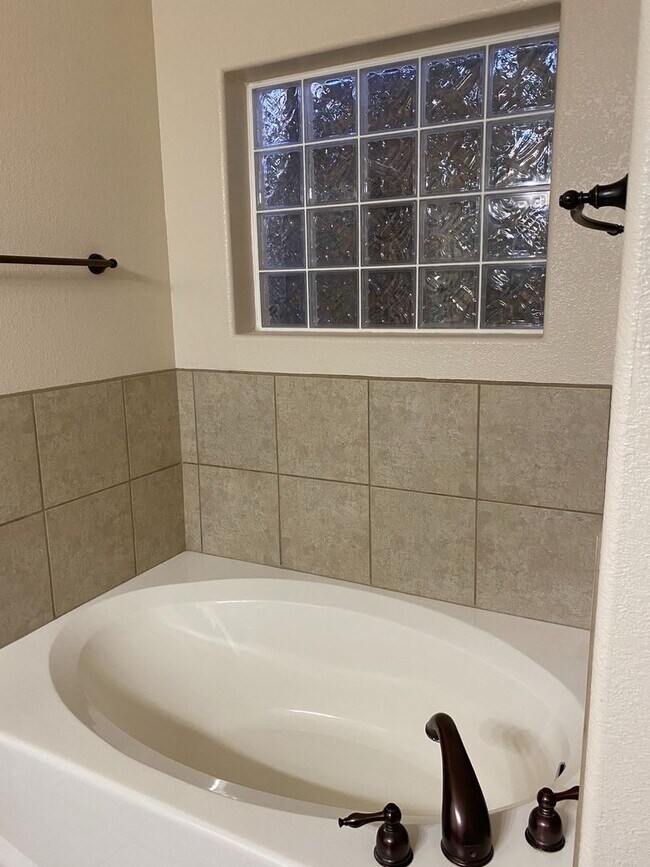 Primary Photo - 3 Bedroom home off of Del Rey