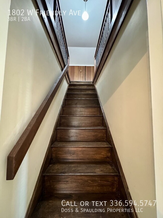 Building Photo - 1802 W Friendly Ave