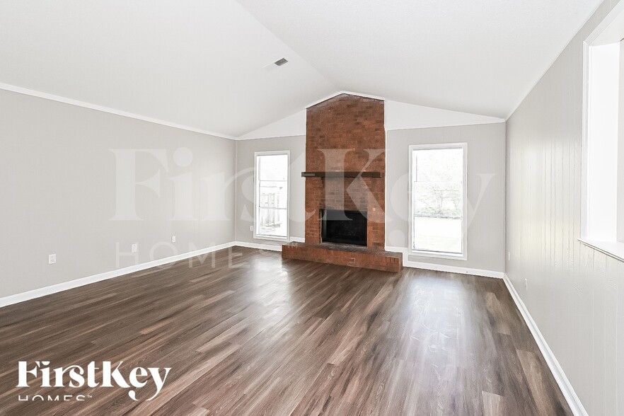 Building Photo - 6702 Valley Park Dr