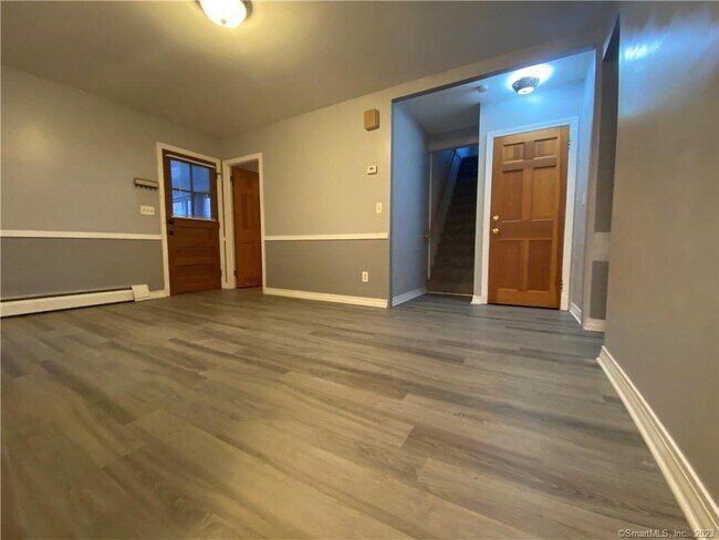 Building Photo - 247 Felt Rd