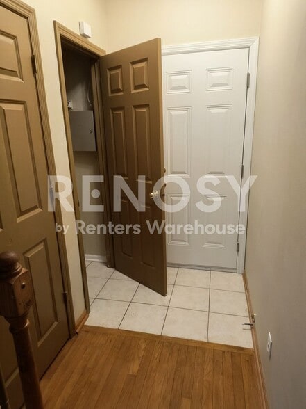 Building Photo - 15284 Florist Cir