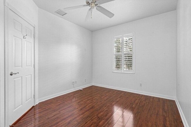 Building Photo - 2828 W Community Dr