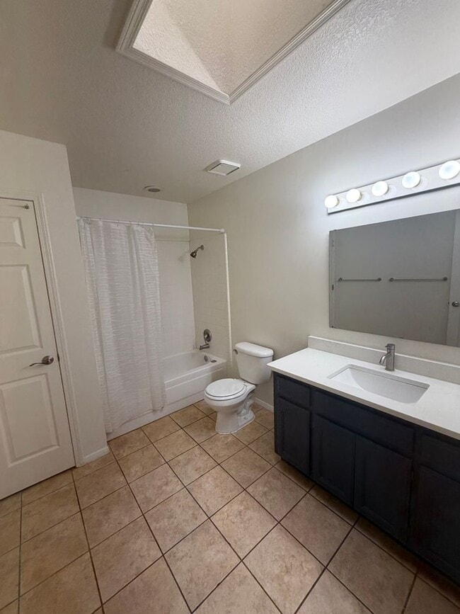 Building Photo - 1118 E Katherine Dr