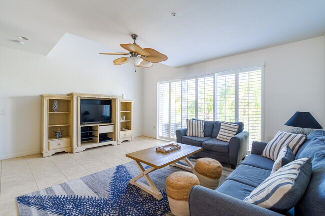 Living room - 8904 Duval Ln