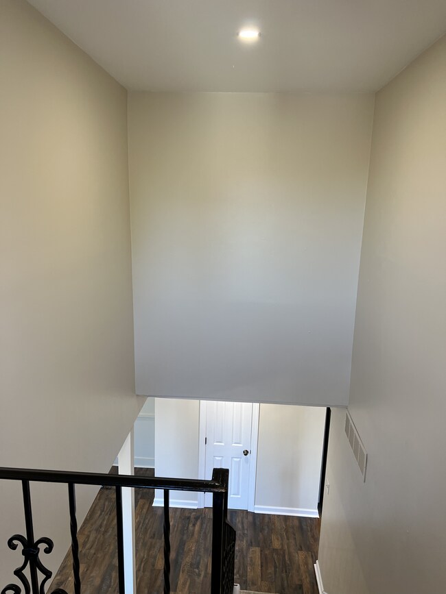 Building Photo - 149 W Kenilworth Cir