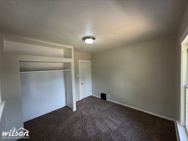 Building Photo - 1403 W Lincoln Ave