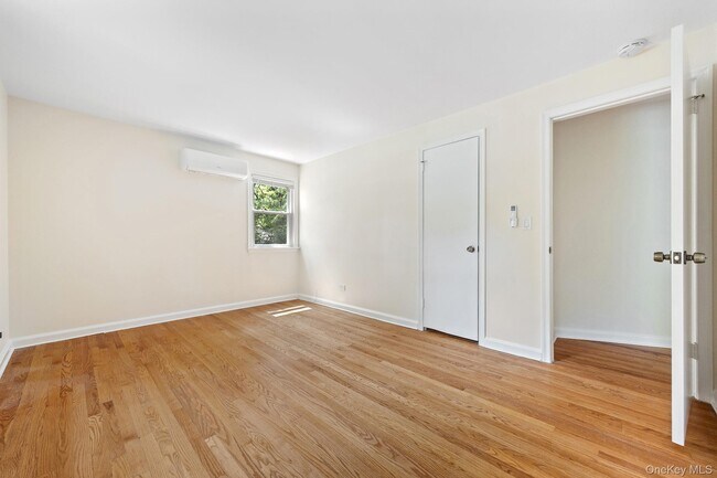 Building Photo - 1 Blackthorn Ln