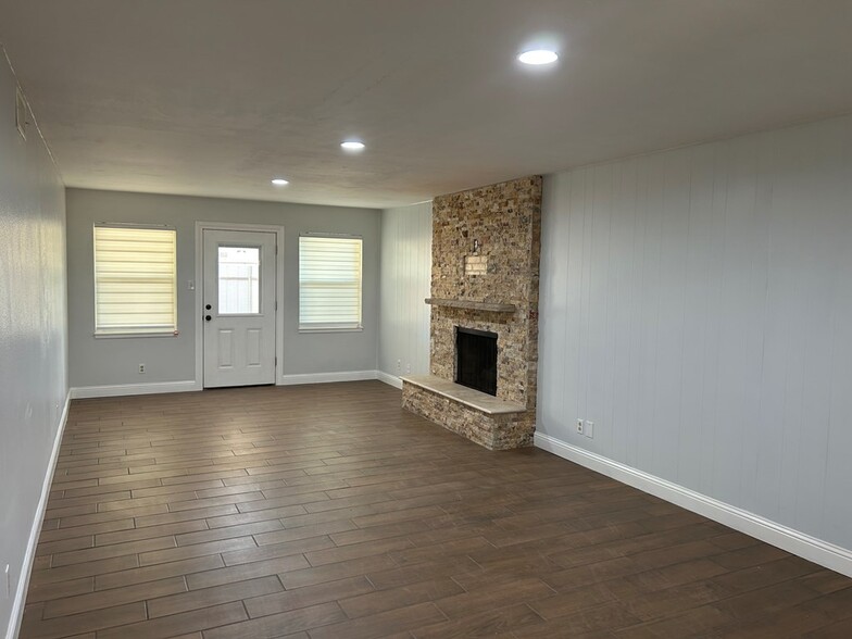 Building Photo - 1316 Tanglewood Ln