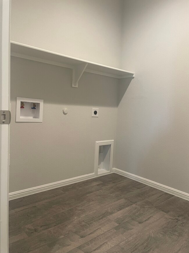 Building Photo - 941 Braymer Ln