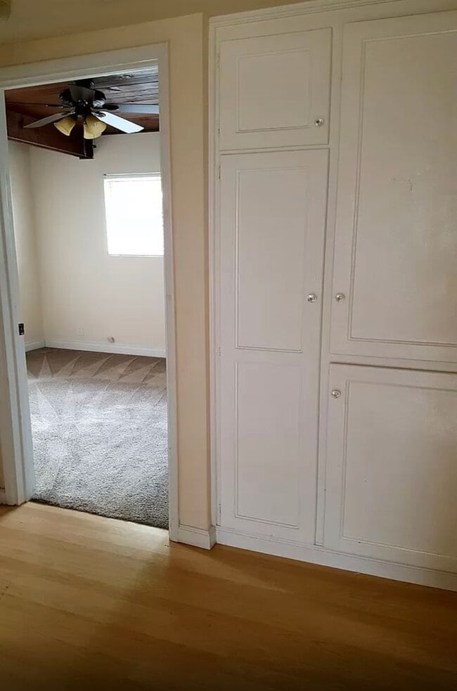 Building Photo - Beautiful 3 Bedroom 2 Bathroom Home Available 4/1/2026