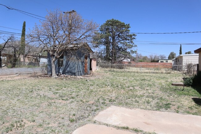 Building Photo - 120 Cochise Dr