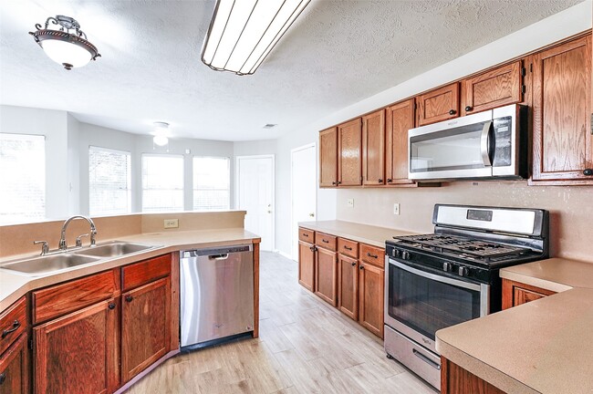 Building Photo - 2103 Charlton House Ln